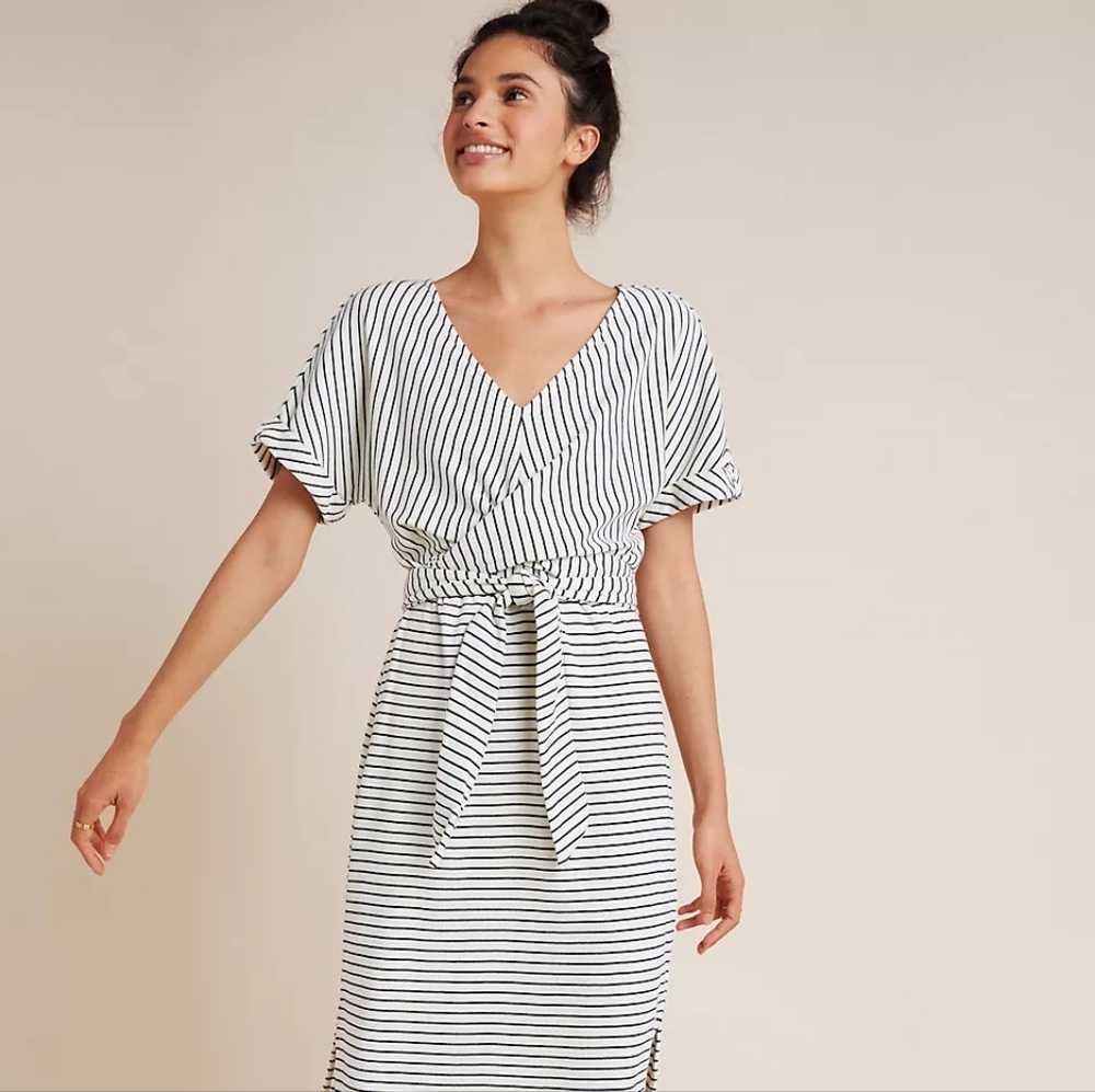 Striped V-Neck Tie-Waist Midi Dress in White and Black Pazienza Mini Large